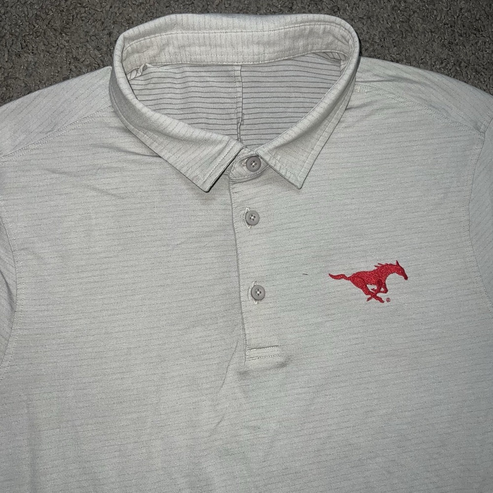 Lululemon SMU Mustangs Mens M Evolution Polo Shirt Gray Embroidered Logo